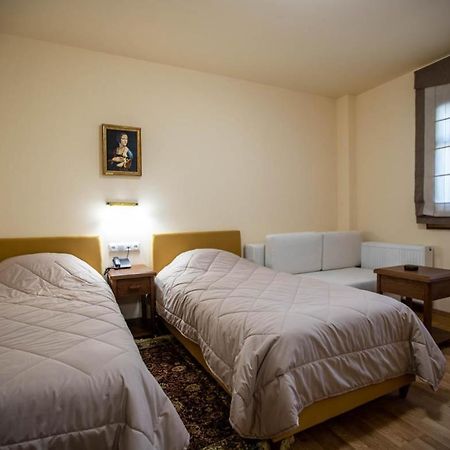 Rentinia Inn Rentína Zewnętrze zdjęcie