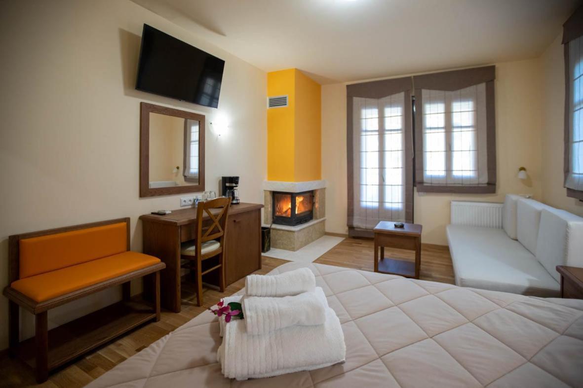 Rentinia Inn Rentína Zewnętrze zdjęcie