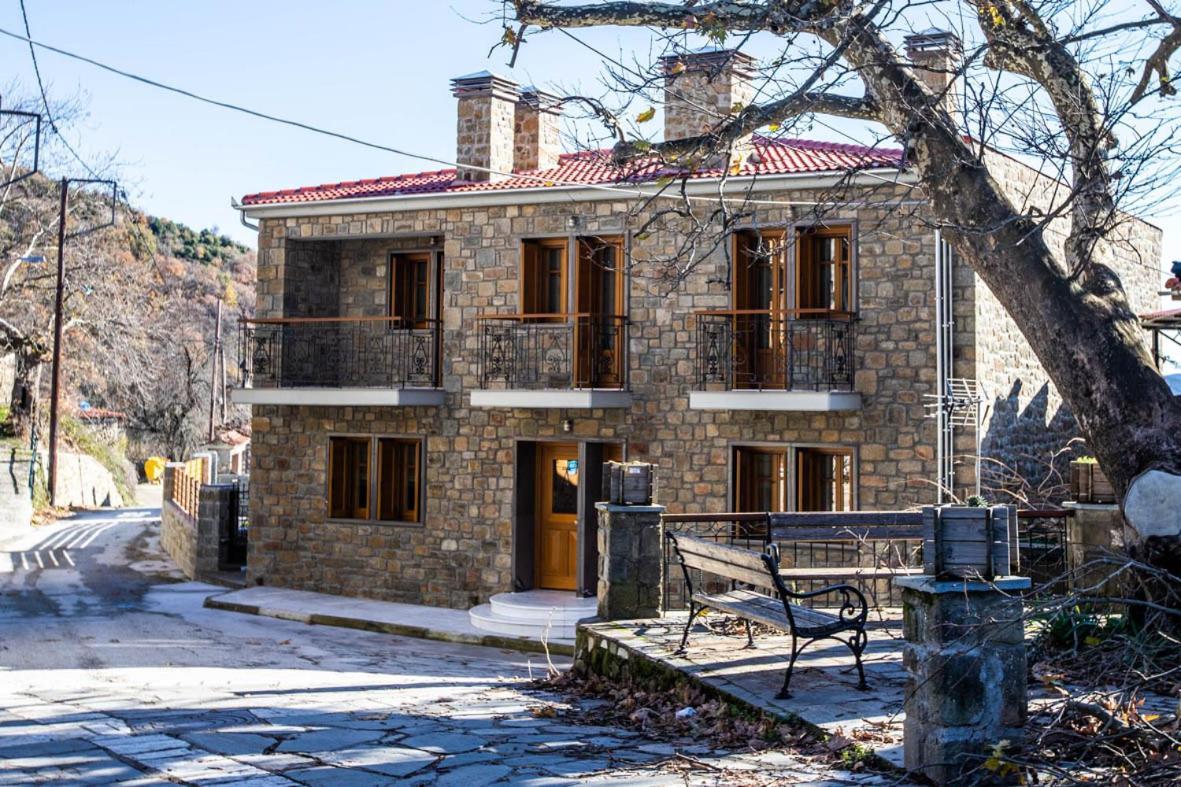 Rentinia Inn Rentína Zewnętrze zdjęcie