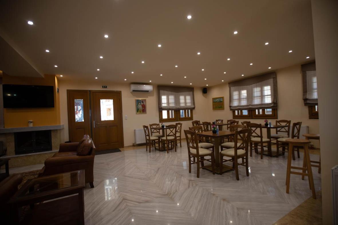 Rentinia Inn Rentína Zewnętrze zdjęcie