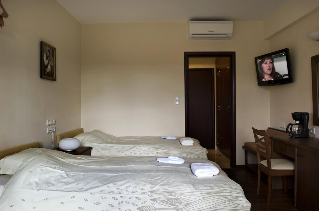 Rentinia Inn Rentína Zewnętrze zdjęcie